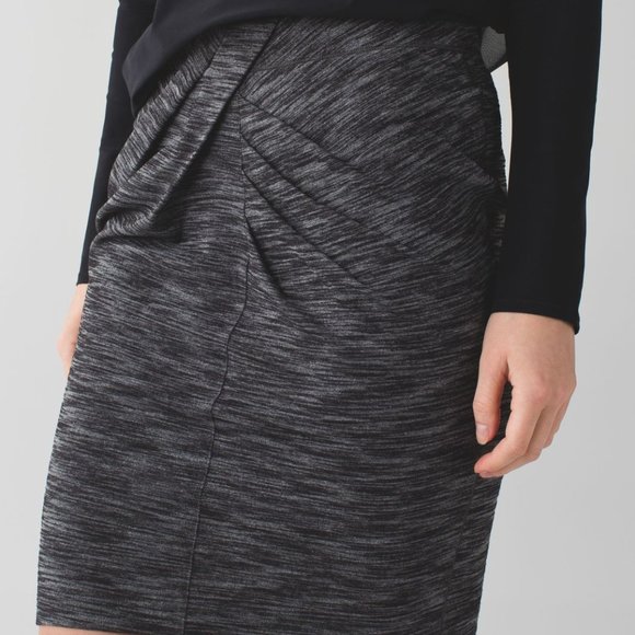 lululemon athletica Dresses & Skirts - Lululemon & Go Where To Skirt Heathered Black 8